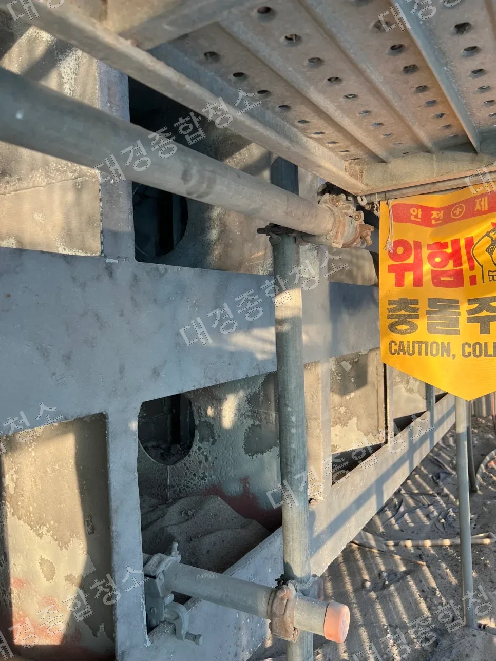 공사 현장 쇼트블라스팅 방오페인트 및 부식 제거 업체