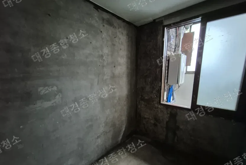 남동구 반지하 빌라 침수청소 비용 벽지제거 후 복원을 위한 작업 과정