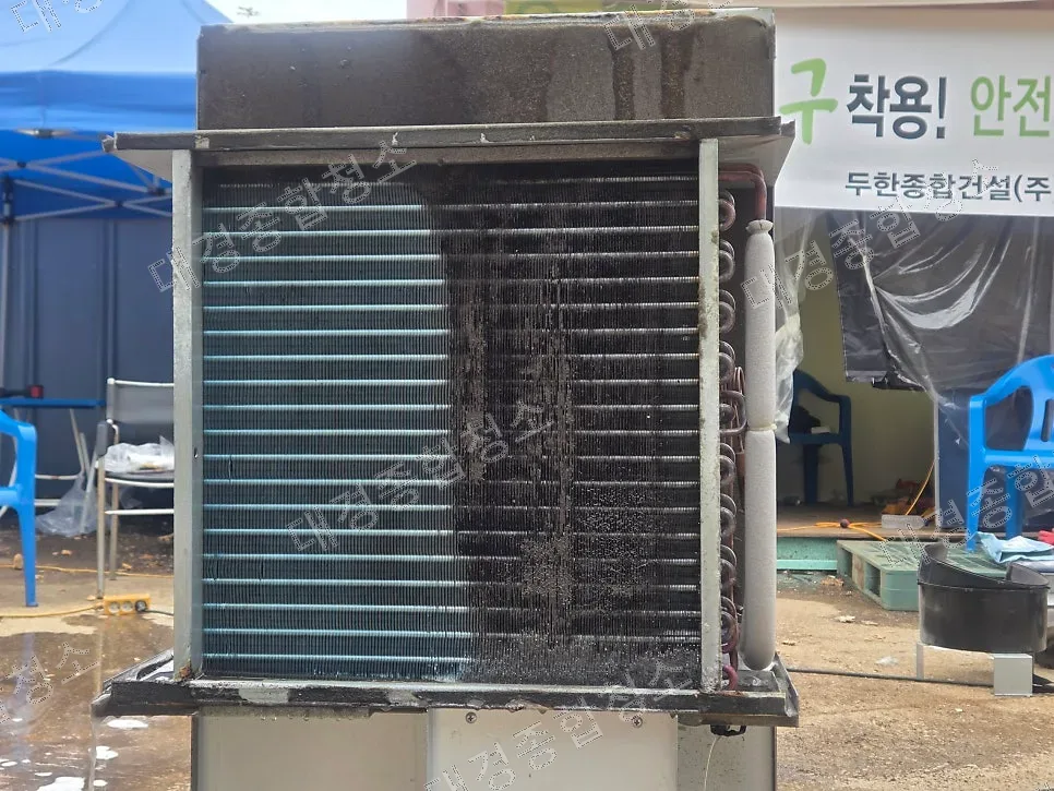 산업용 이동식에어컨, 일명 코끼리에어컨 분해하여 기름때 및 분진 제거 청소