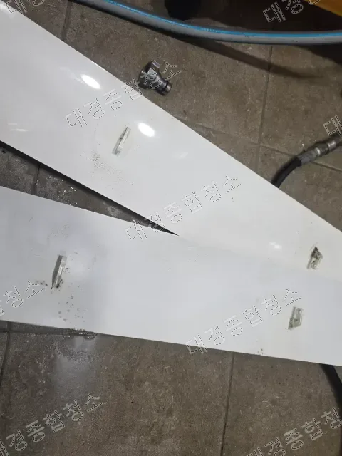 풍향 날개(루버) 후면 오염 상태