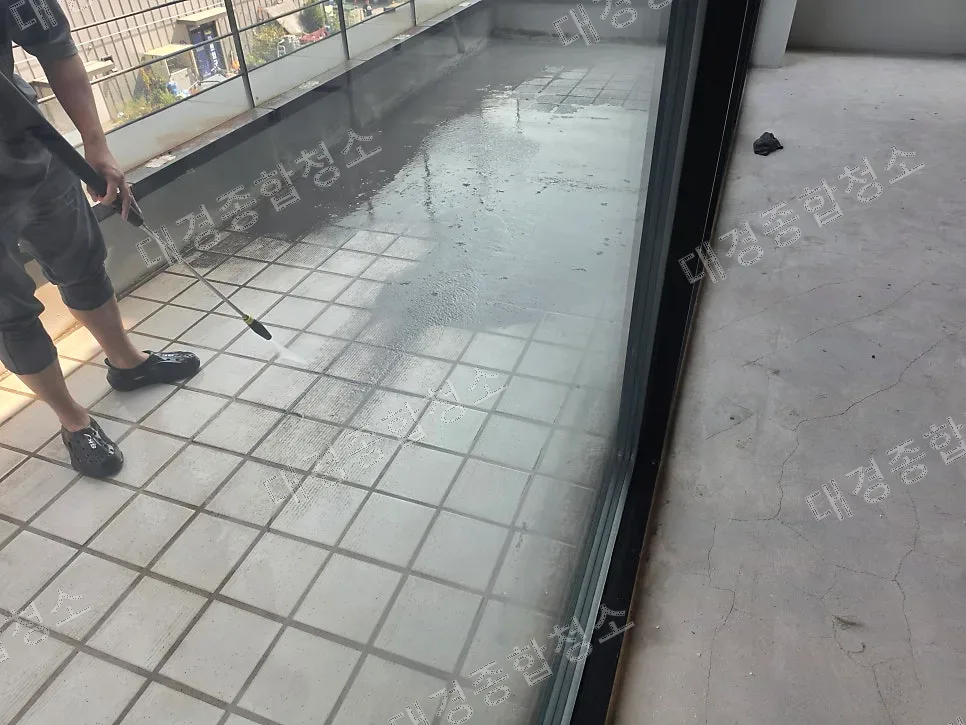 청라 애견호텔 퇴거청소 쌓인 반려동물 털과 냄새 제거 특수청소