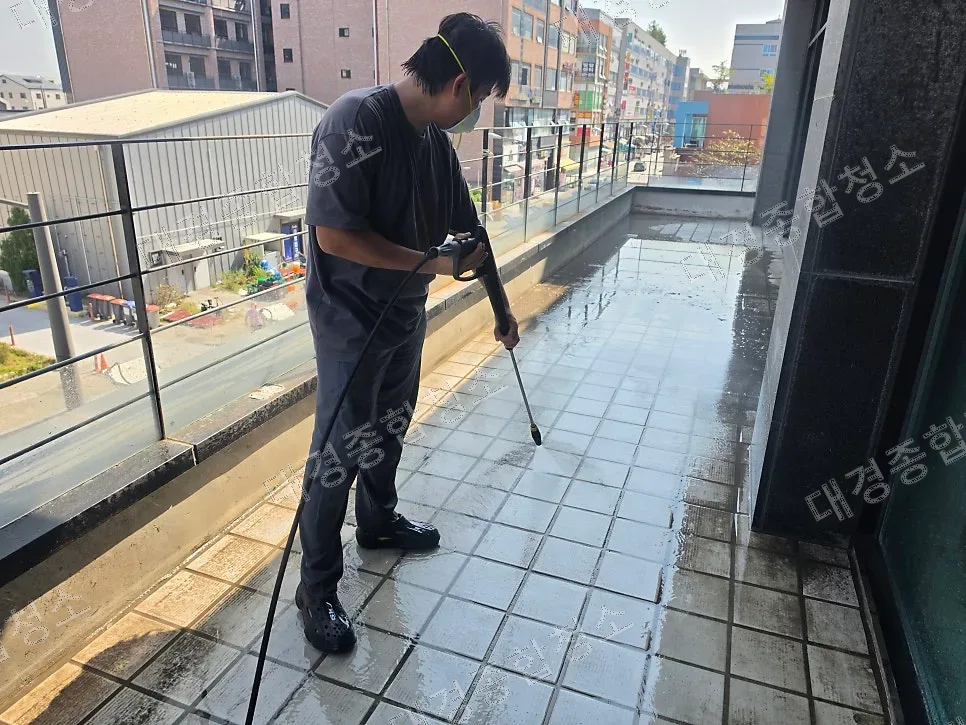 부평 애견호텔 전체 철거 후 퇴거청소, 현장을 가득 메운 강아지 냄새 제거까지 청소 후기