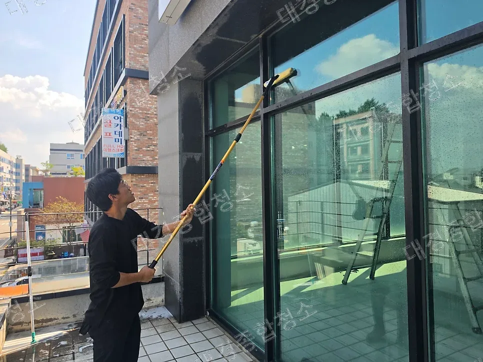 부평 애견호텔 전체 철거 후 퇴거청소, 현장을 가득 메운 강아지 냄새 제거까지 청소 후기